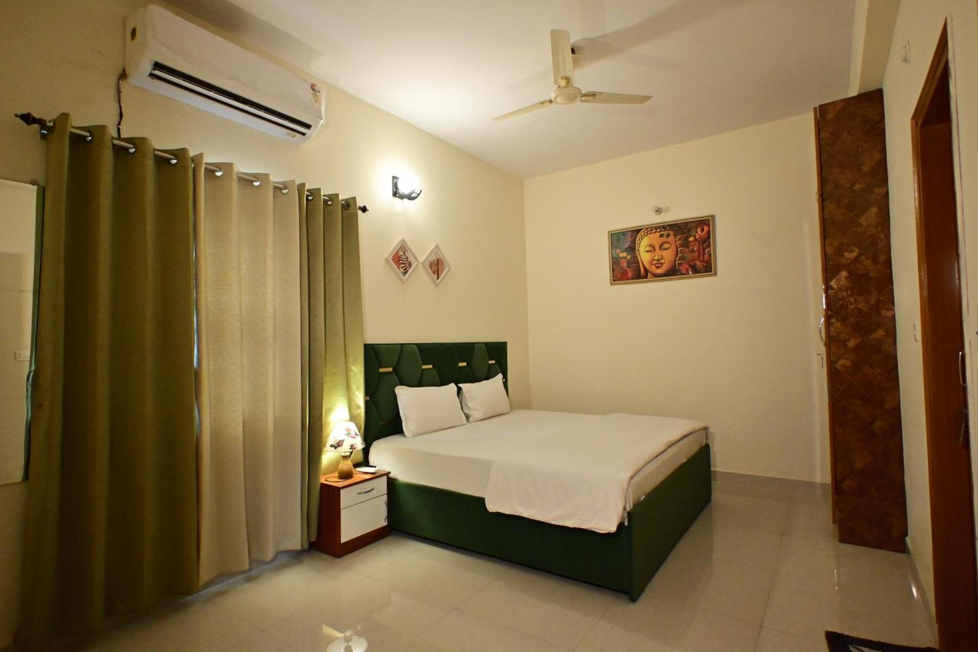 Zoomstay - 3Bhk Apartments Varanasi Esterno foto