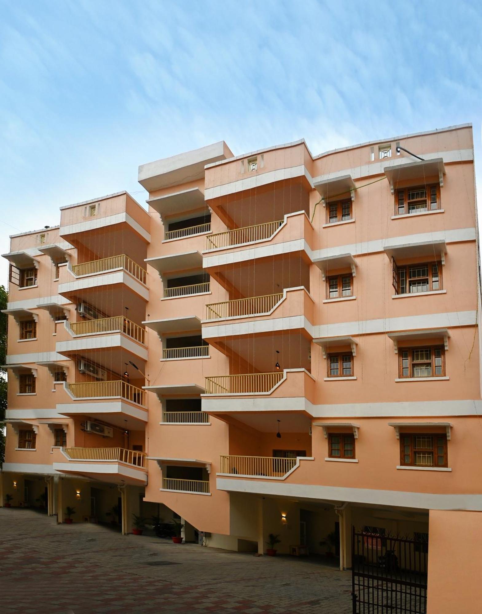 Zoomstay - 3Bhk Apartments Varanasi Esterno foto