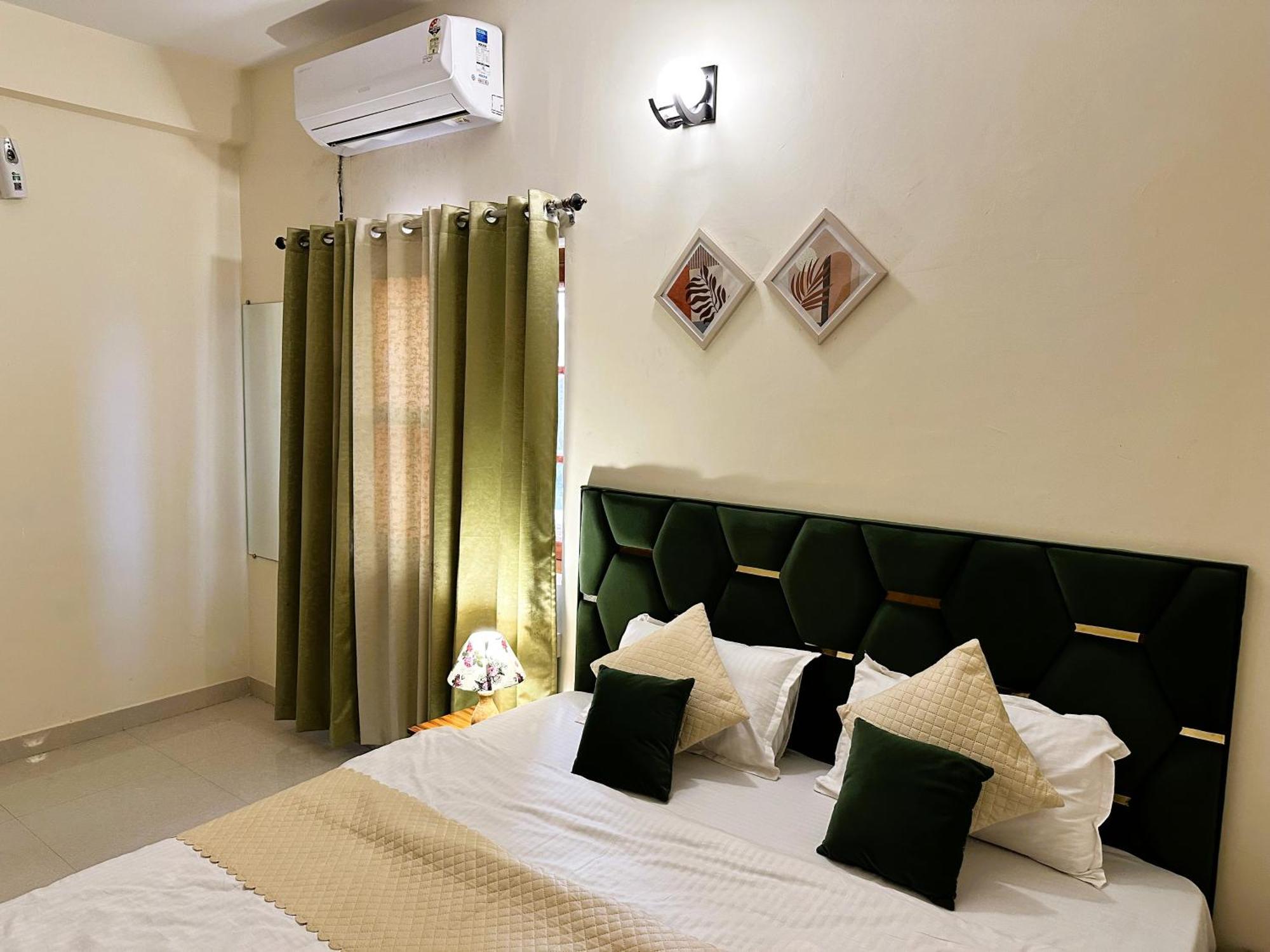 Zoomstay - 3Bhk Apartments Varanasi Esterno foto