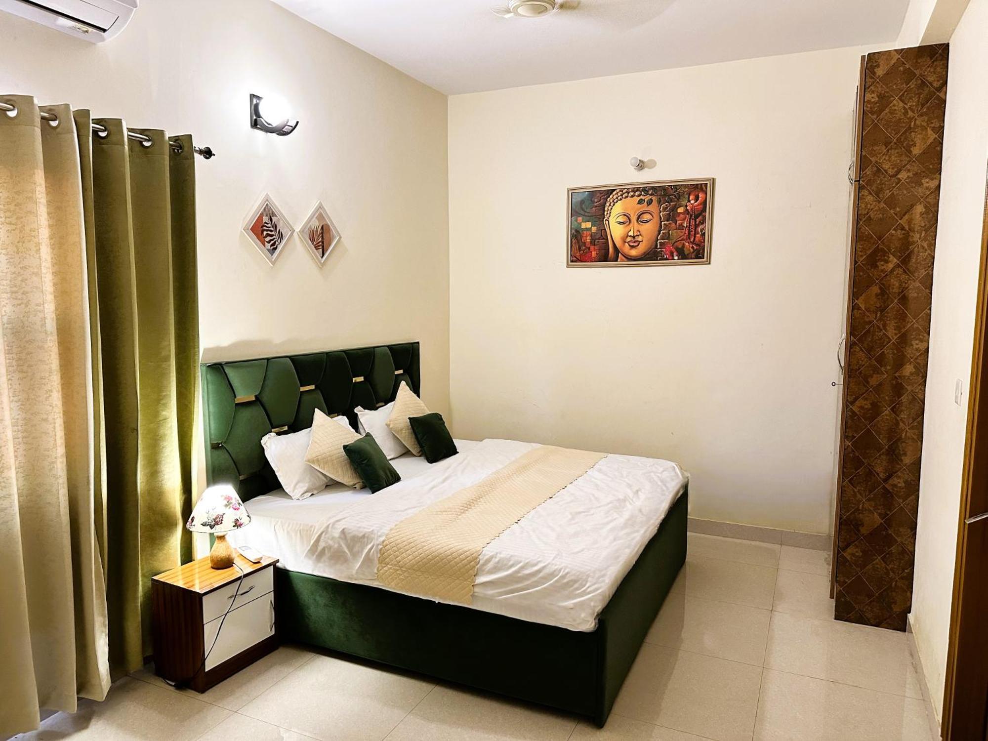Zoomstay - 3Bhk Apartments Varanasi Esterno foto