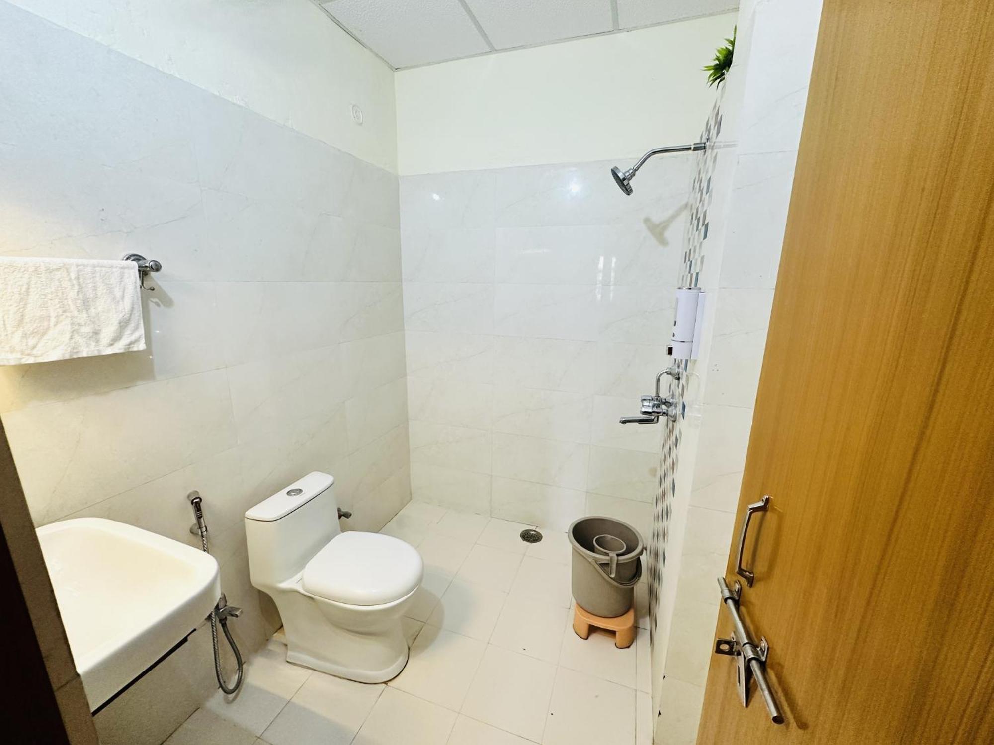 Zoomstay - 3Bhk Apartments Varanasi Esterno foto