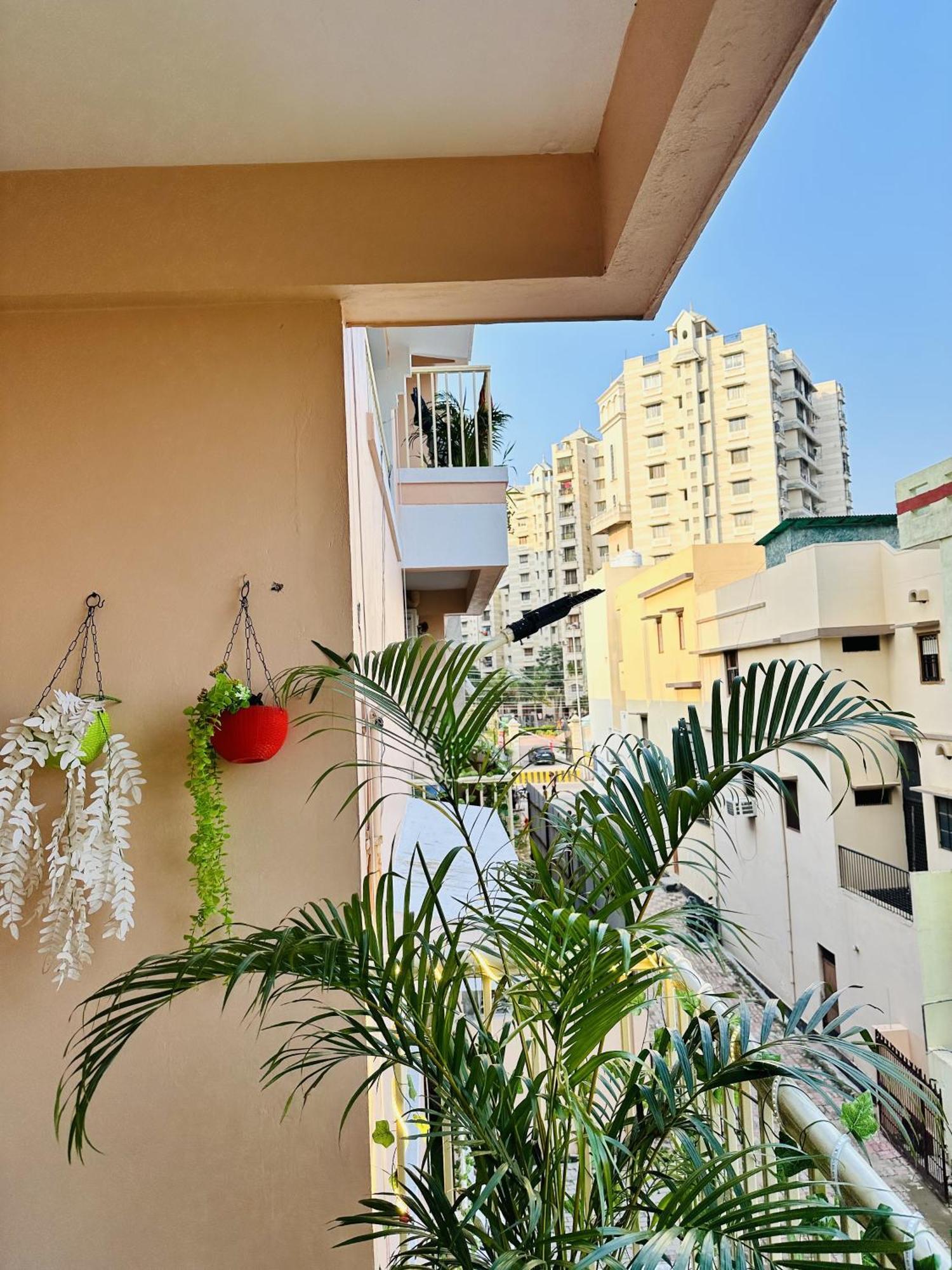 Zoomstay - 3Bhk Apartments Varanasi Esterno foto