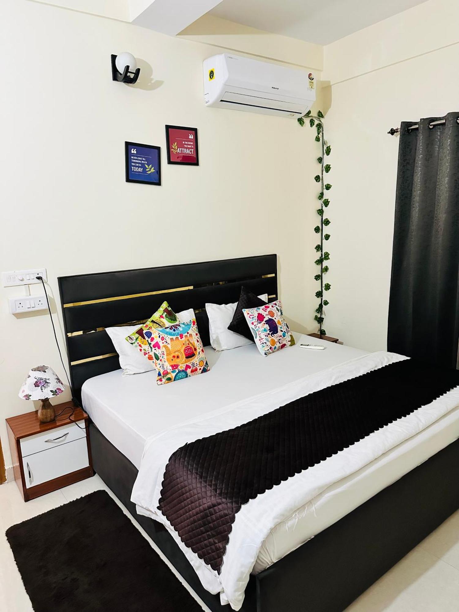Zoomstay - 3Bhk Apartments Varanasi Esterno foto