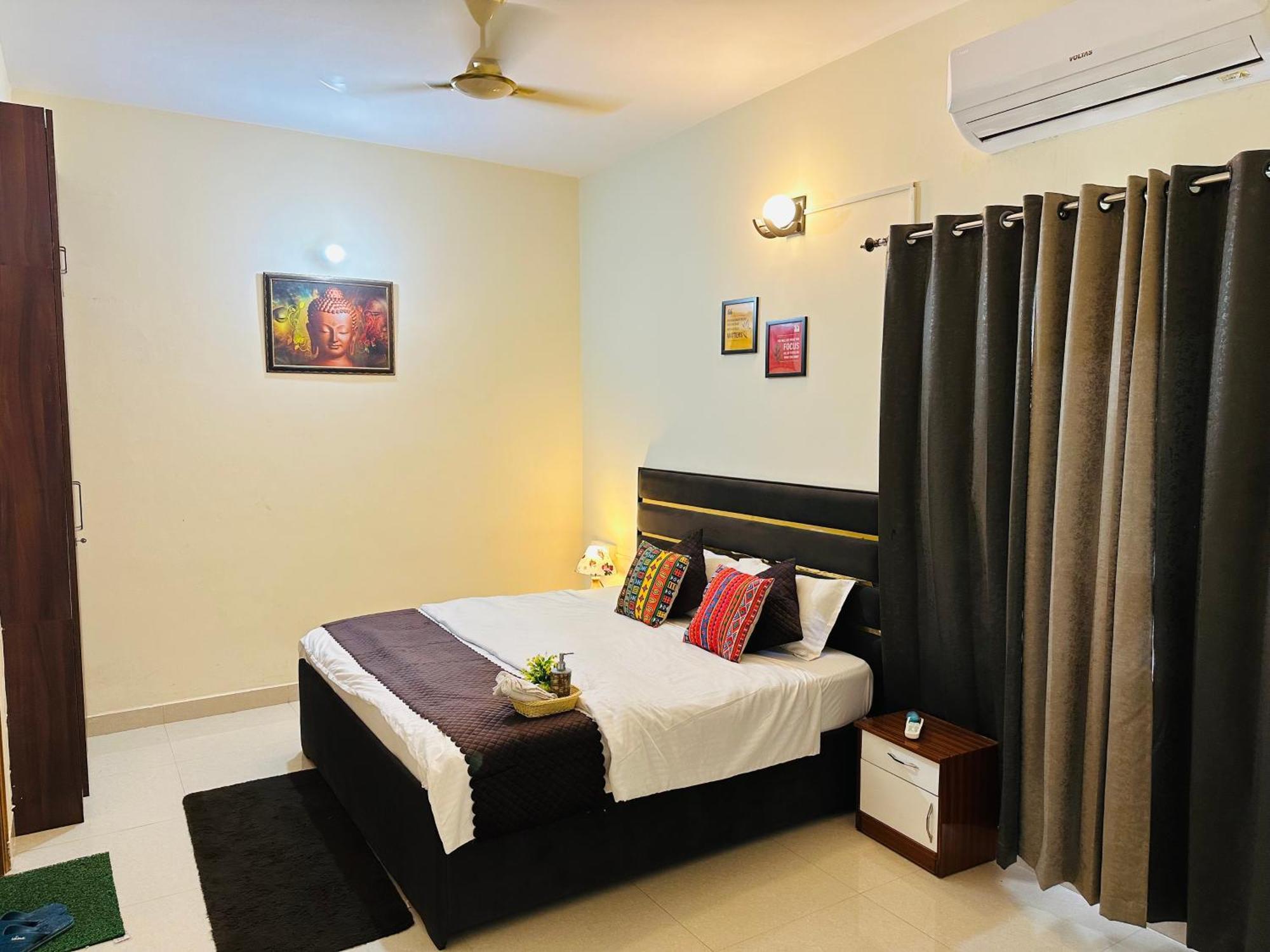 Zoomstay - 3Bhk Apartments Varanasi Esterno foto