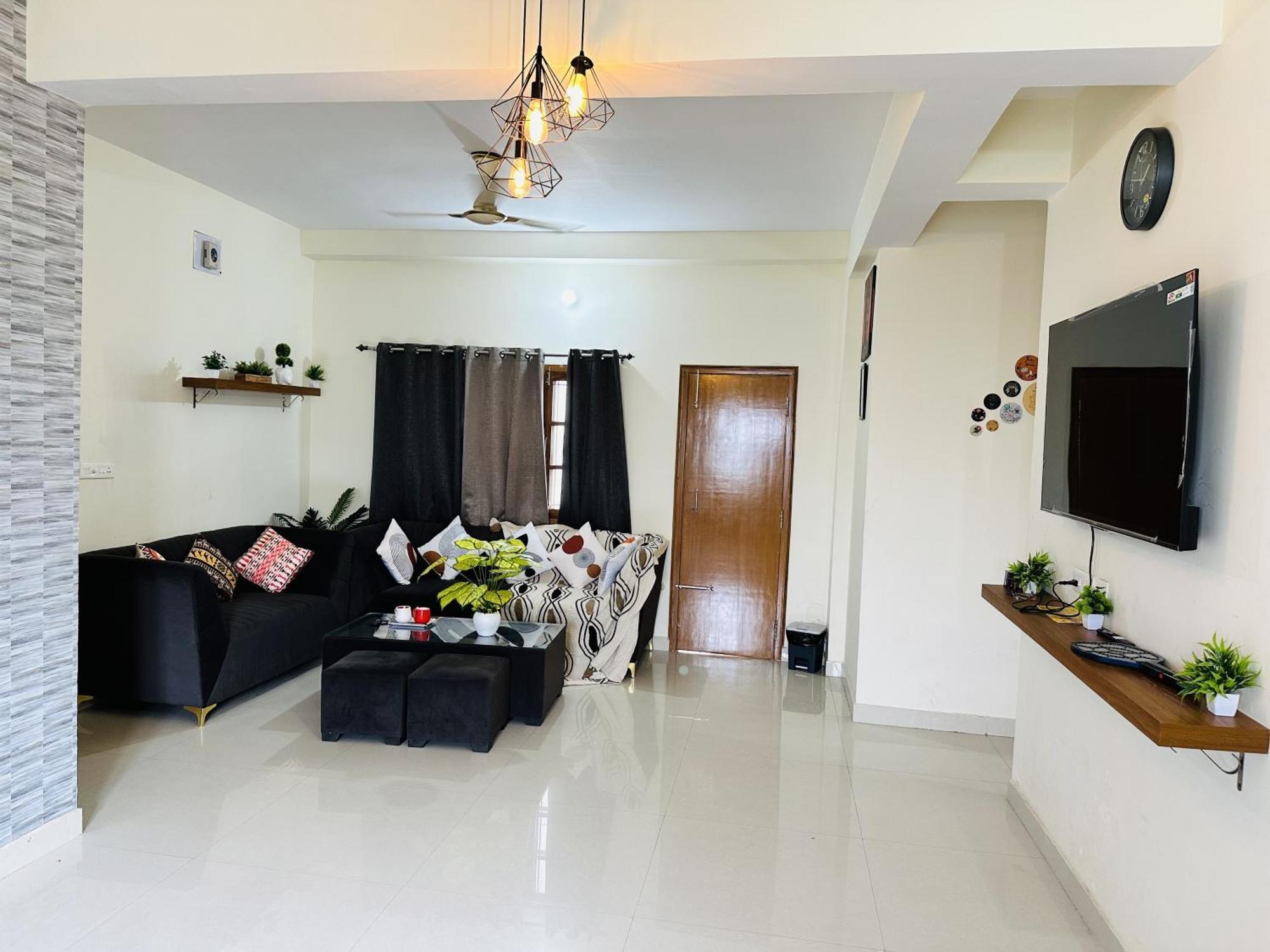 Zoomstay - 3Bhk Apartments Varanasi Esterno foto