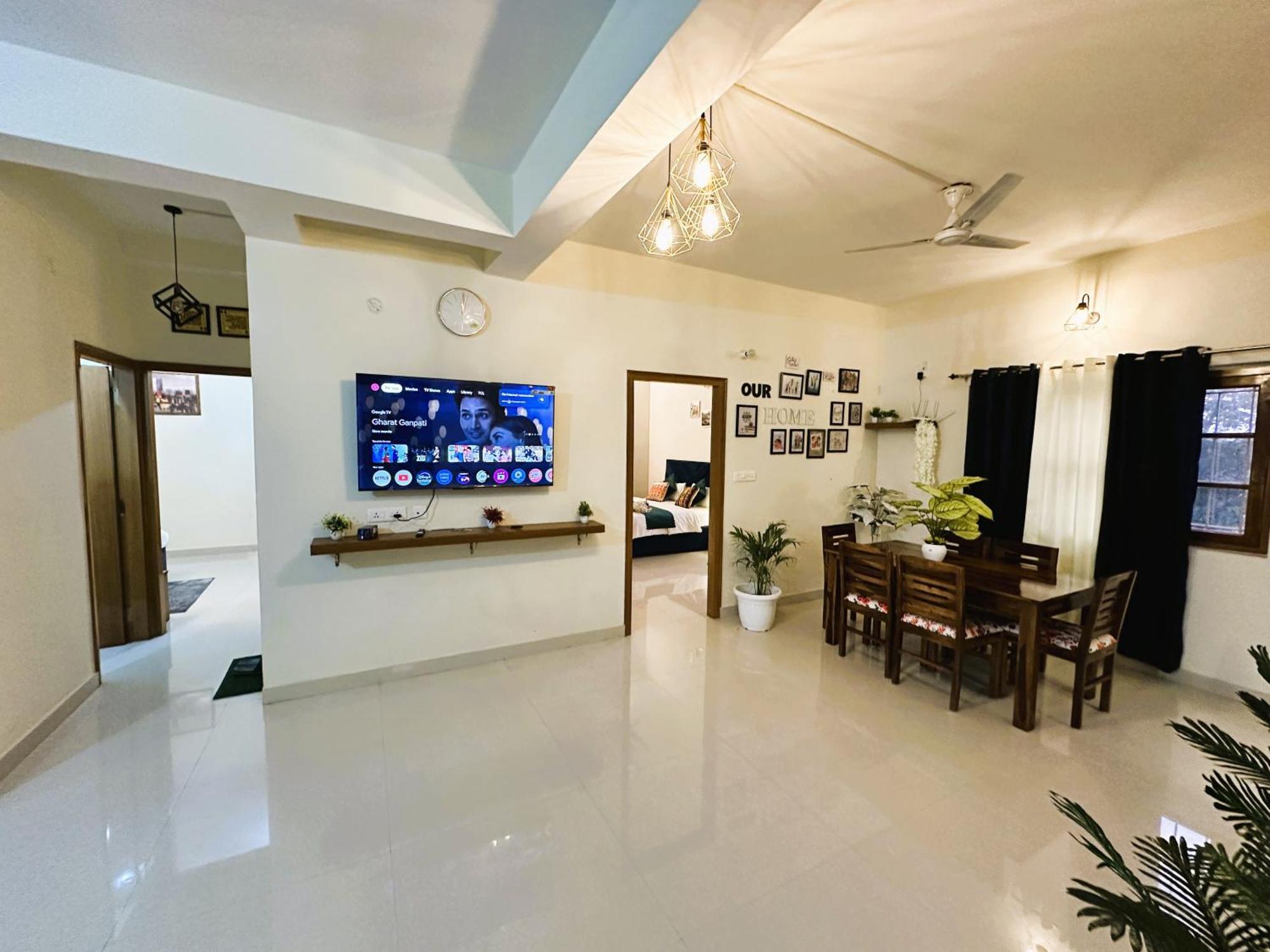 Zoomstay - 3Bhk Apartments Varanasi Esterno foto